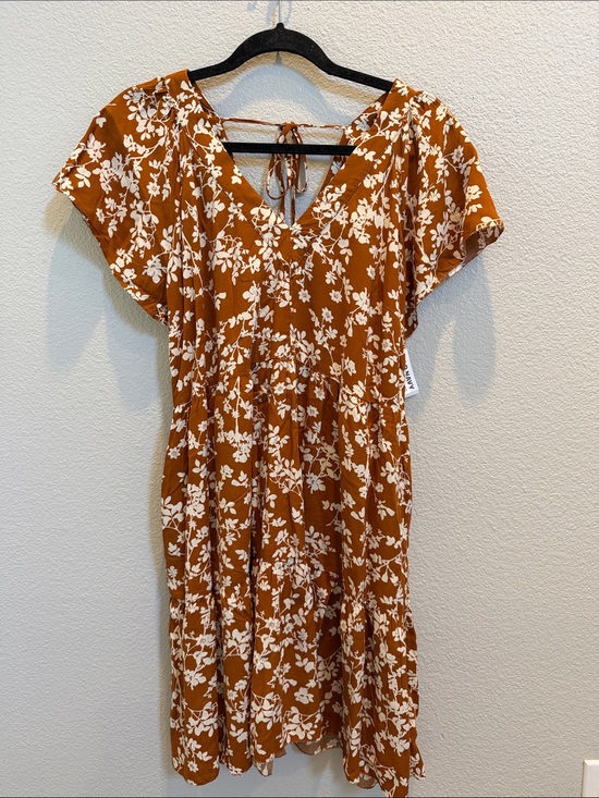 Old Navy Dresses & Skirts - Old Navy Rust Floral V-Neck Midi Dress NWT